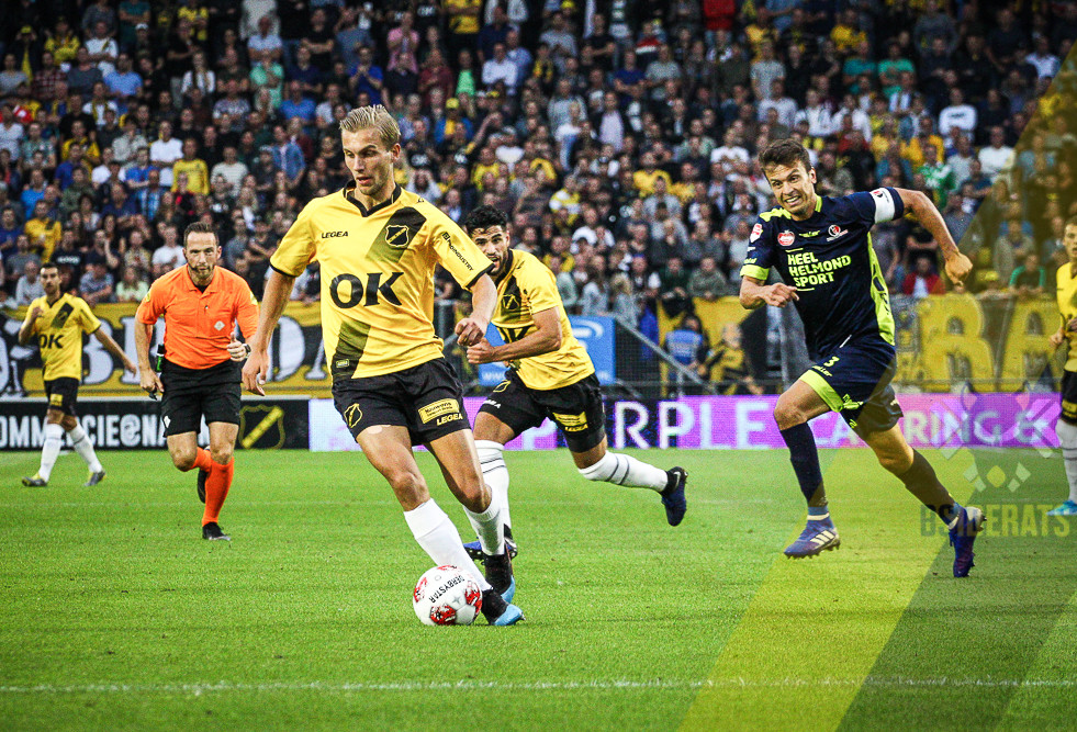 nac helmond sport [32 van 90]